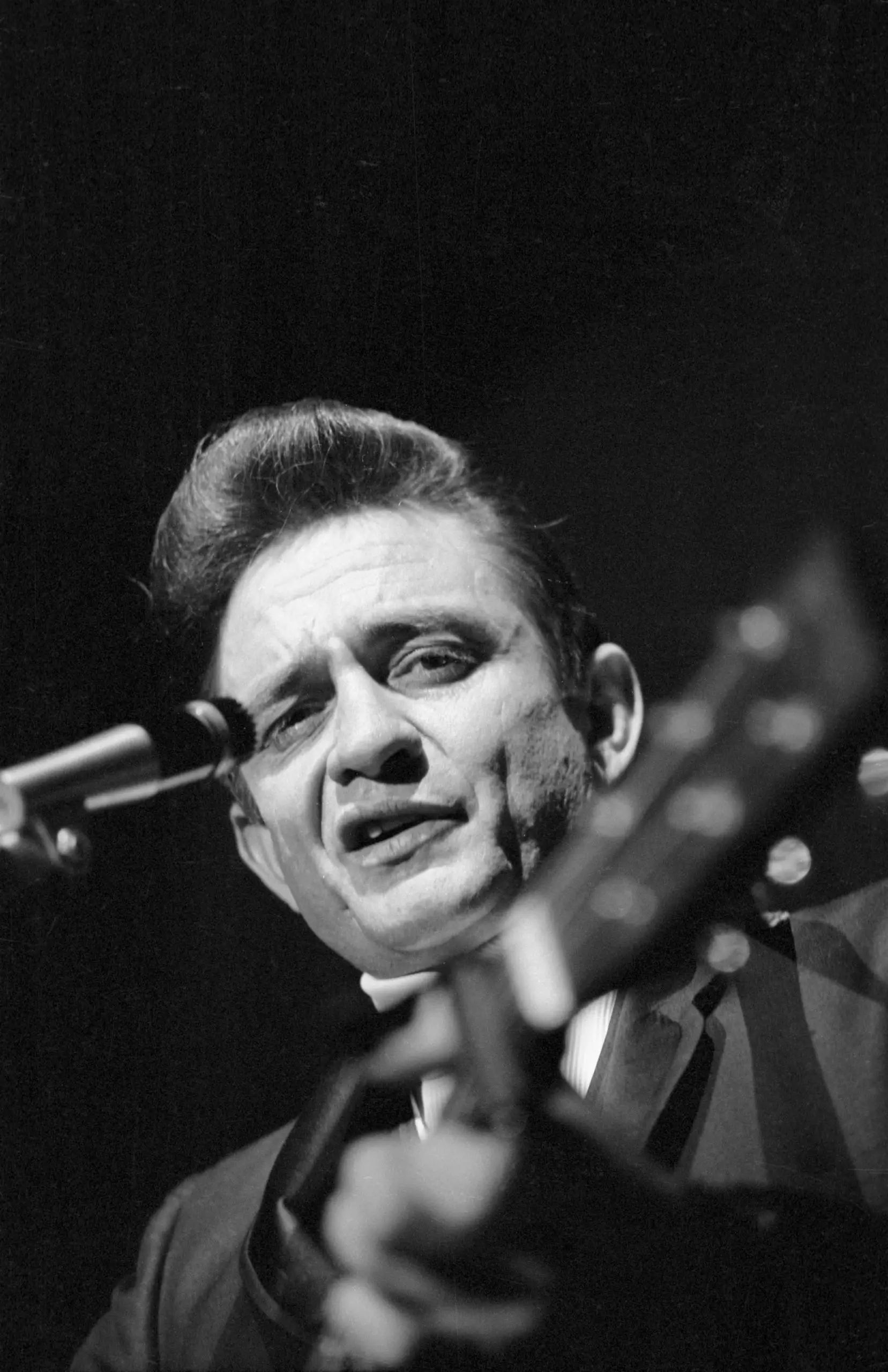 The Legendary Johnny Cash A Country Music Icon